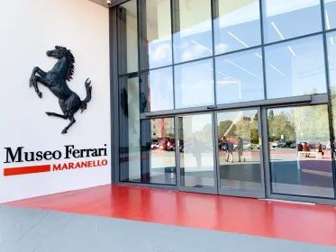 Ferrari Lamborghini Pagani Fabriken und Museen - Bologna