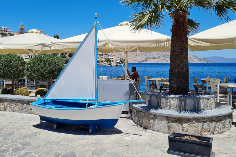 Desde Rodas: Excursión de un día a la isla de Symi y el monasterio de Panormitis