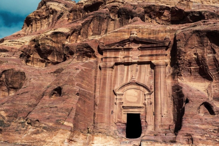 Ganztagesausflug von Amman nach Petra und Little Petra