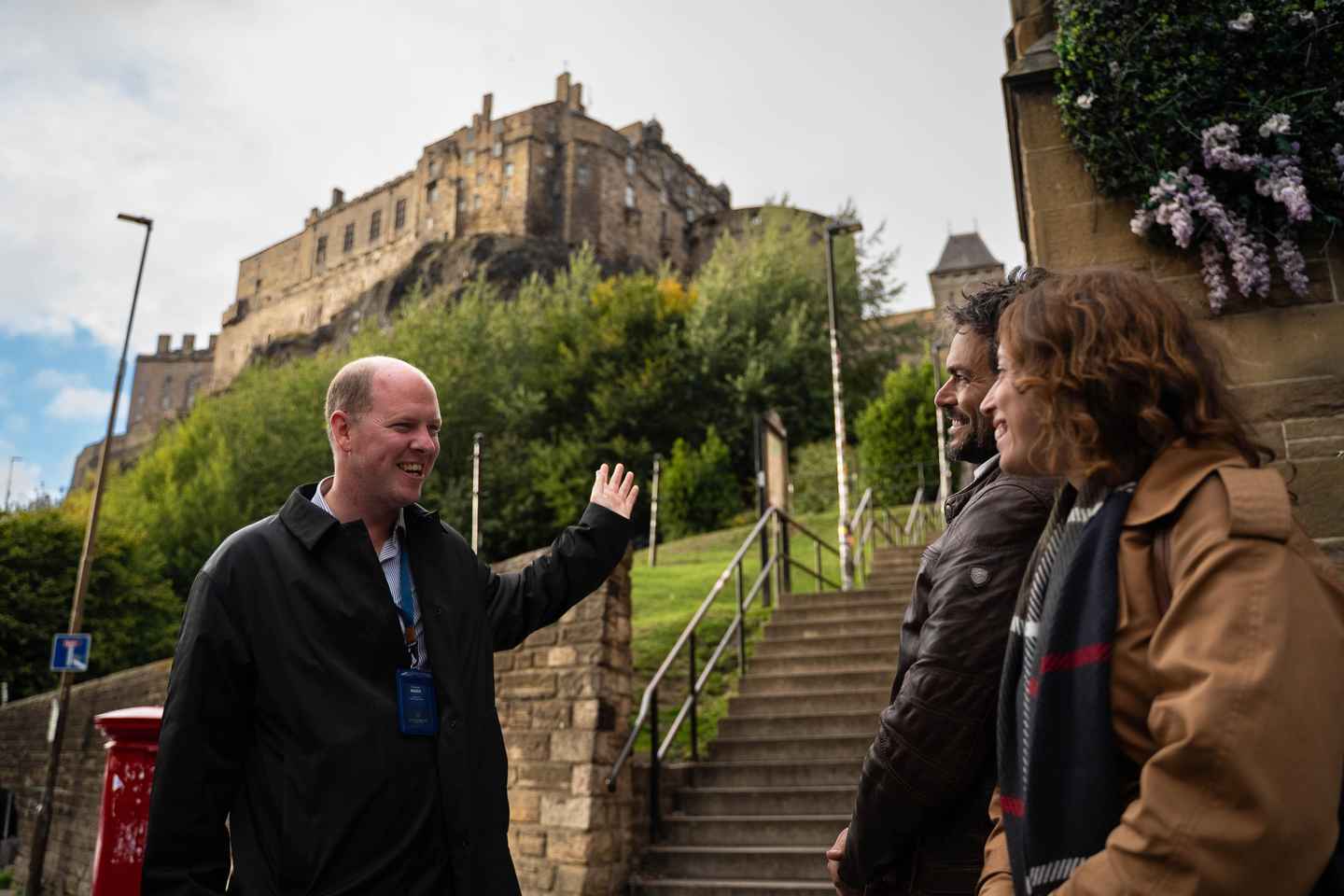 Edinburgh Castle & Royal Mile Walking Tour - Ticket Included