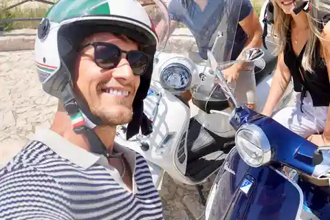MATERA IN VESPA