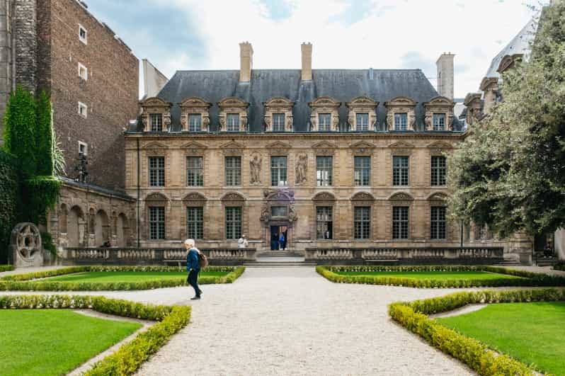 Toronto's Most Charming Nooks: A Guide for First-Timers