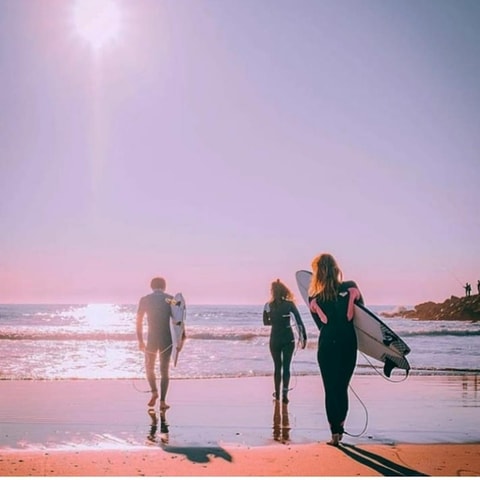 Costa da Caparica: Sunset Surf Lesson