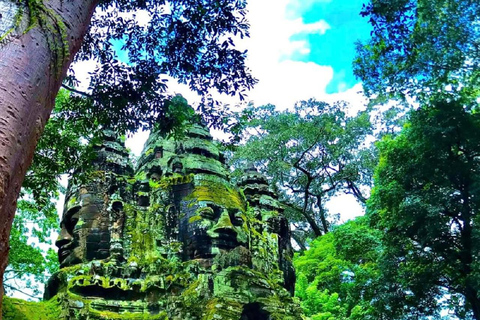 Siem Reap: Całodniowa wycieczka do świątyni Angkor Wat z zachodem słońcaWspólna wycieczka