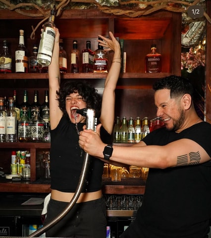 NYC Bar Tour: Gangsters, Heroes + Bright Lights of Broadway