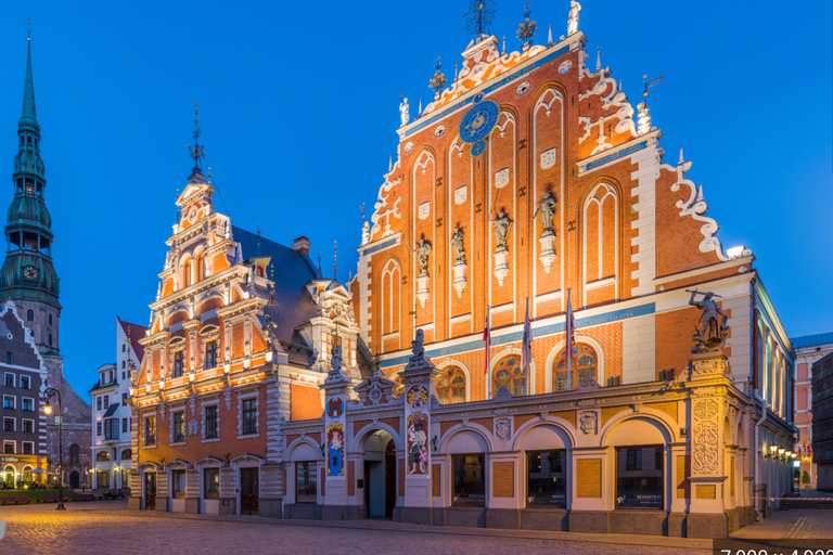 Riga Old Town, C Market & Art Nouveau Guided Walking Tour