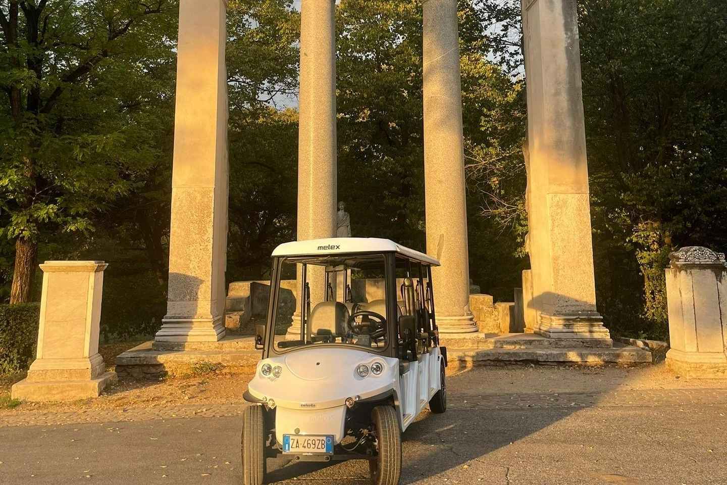 Rome: Private City Sightseeing Tour by Golf Cart