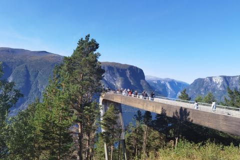 3 days tour from Bergen/Oslo to Flåm-hardanger-Preikestolen