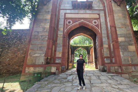 Delhi : visite citadine privée d'une journée ou d'une demi-journée à Old et New DelhiVisite d'une journée complète de l'Ancienne et de la Nouvelle Delhi (voiture + guide)