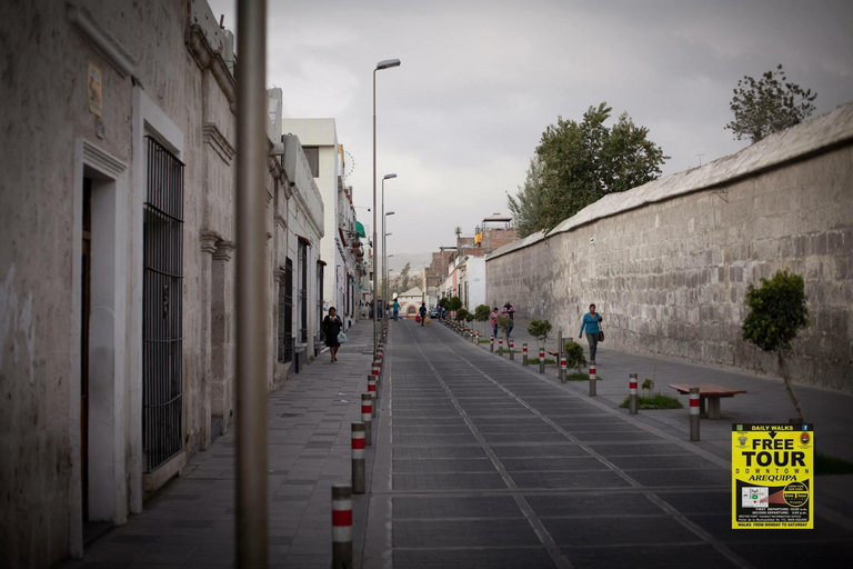 Arequipa: Sillar Route and Sunset City Tour with Guide