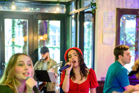 NYC: Wciągający pokaz z kolacją i muzyką na żywo