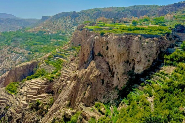 Muscat: Jebel Akhdar & Birkat Al Mouz Full-Day Tour