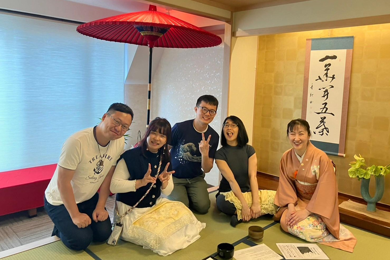 Tea ceremony experience in Japanese-style room 60min 60min session