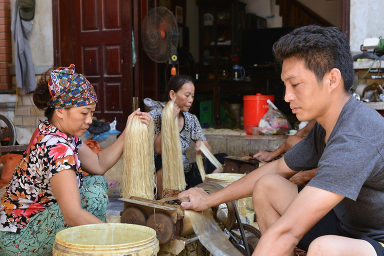 Hanói: salsa de soja, pueblo de los vermicelli y pagoda Thang NghiemTour privado: pueblo de la salsa de soja, pagoda, pueblo del incienso y sombreros