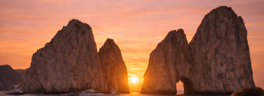 Capri : sortie en bateau de 2 heures au coucher du soleil, baignade et dîner à bord