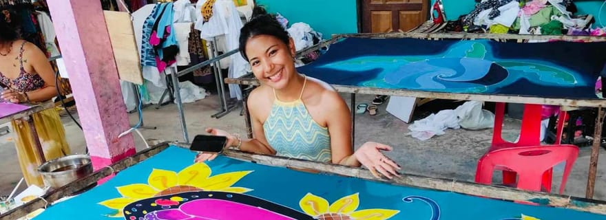 Koh Lanta : atelier de batik et de tie-dye avec un guide artiste local