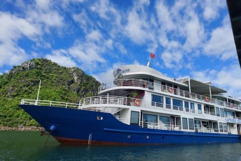 From Hanoi:2-Day Halong Sapphire cruise & balcony - Jacuzzi
