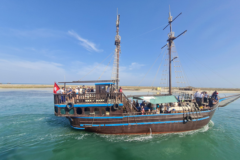 La epopeya pirata de Djerba: crucero legendario hacia la isla de los flamencos rosados