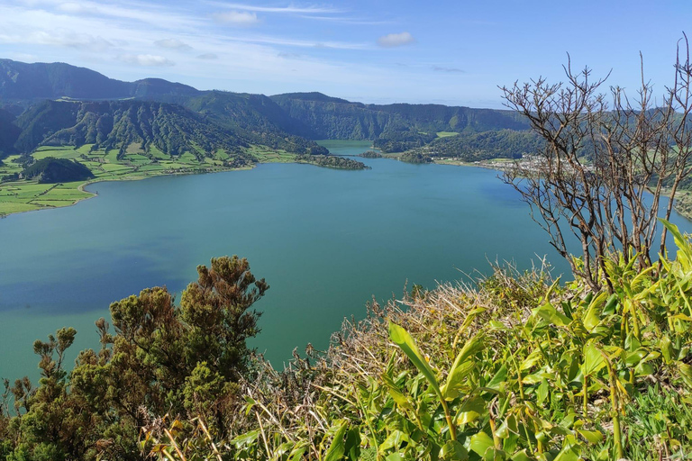Hidden Routes of Sete Cidades: Lagoons and Unique Landscapes 4x4 Hidden Routes of the Seven Cities: Lagoons and Unique Landscapes 4x4