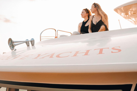 Dubai Harbor: Luxury Yacht Tour with BBQ Options Night Lights Tour
