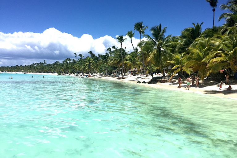 Katamaran Punta Cana do Saony z naturalnym basenem