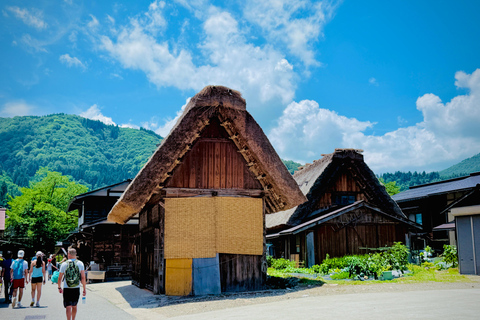 Kanazawa: Shirakawago, Gokayama, and Takayama Full Day Trip