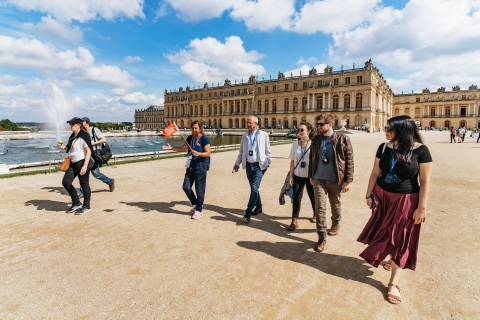 Schloss Versailles: Führung ohne Anstehen mit GärtenGruppentour auf Spanisch mit Zugang zu den Gärten