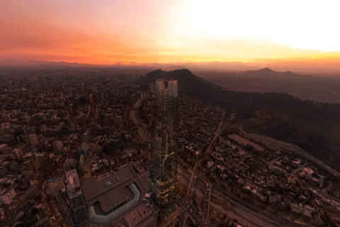 Coucher de soleil à Santiago : Endroits où vous verrez les meilleurs couchers de soleilVue panoramique du temple Bahá'í et de la côte du ciel