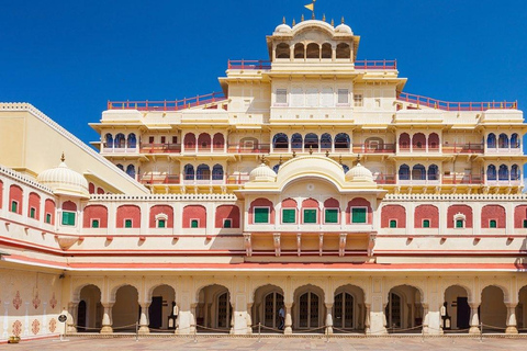 Visite spirituelle et royale de Jaipur - Temples et palaisJaipur : temple Govinddevji, palais de la ville et Jantar Mantar