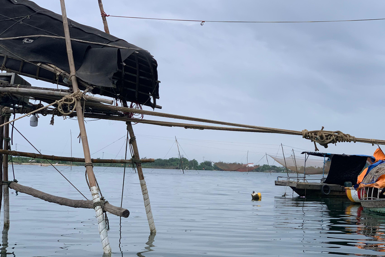 HoiAn: Sunset Fishing Boat Tour and BBQ Dinner with locals
