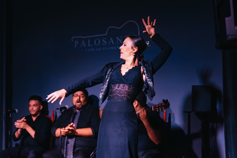 Valencia: Palosanto Flamenco Show Ticket with Drink