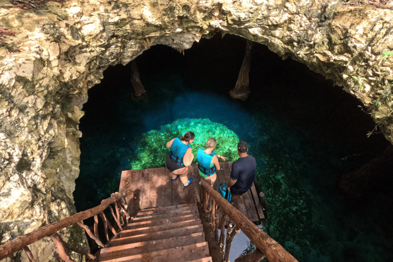 Tulum: Ruins, Cenotes, Turtle Swim, and Lunch Tour