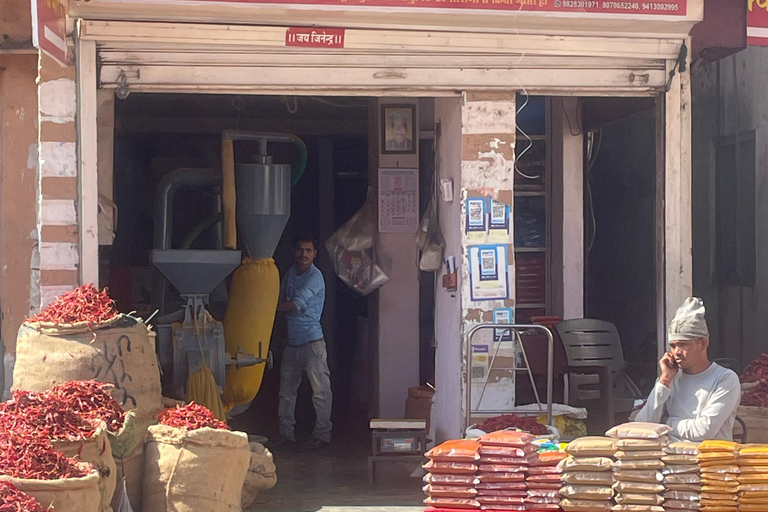 Paseo por el Patrimonio, Mercados Locales y Degustación de Alimentos - No Turístico