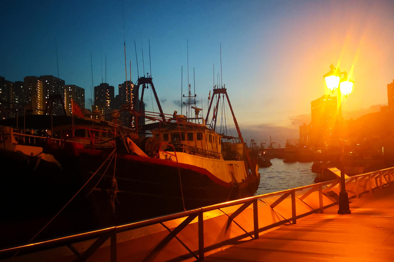 Hong Kong Sunset Brick Hill Hiking in Aberdeen