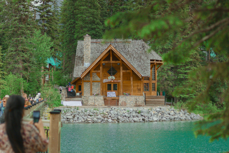 Luxury Private Tour: Louise, Moraine, Emerald & Takakkaw