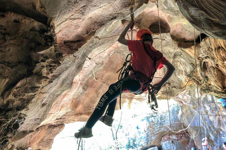 Guilin Karst Cave Discovery: An Immersive Adventure