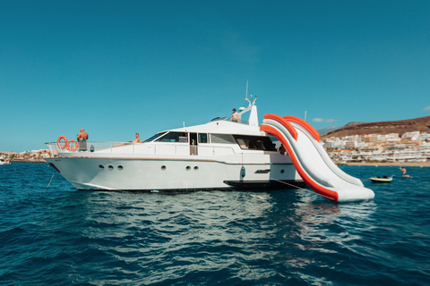 Tenerife: 4 uur durende trip in leuk jacht met waterspelen en speelgoed