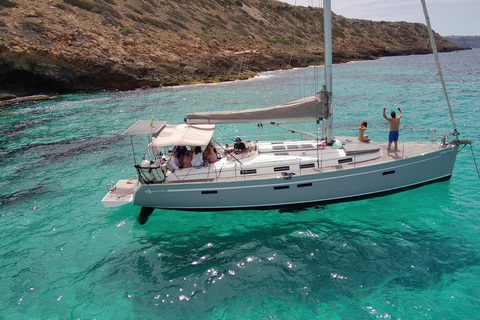 PALMA BAY : 4 HOUR PRIVATE TOUR WITH SAILING BOAT