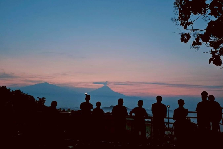 Yogyakarta: Borobudur Temple & Setumbu Hill Sunrise Tour