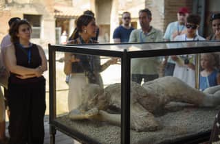 Ab Neapel: Führung durch Pompeji, ohne Anstehen & Transfer