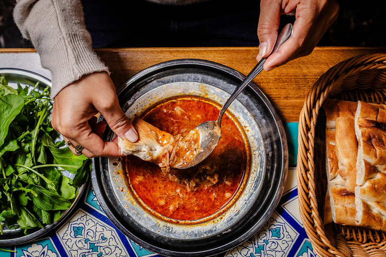 Istanbul: Bosphorus Bites Food Tour with 14+ Tastings