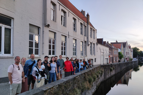 Bruges: Tour a piedi con racconti serali e storia sconosciuta