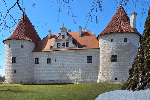 From Riga: Bauska Castle & Rundāle Palace Half Day Trip