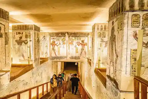 Luxor: Gemensam tur till Konungarnas dal, Habu, Memnon & Lunch