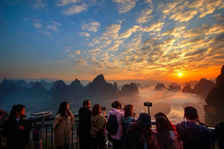 Xianggong Hill: Iconic Sunrise Photography Tour