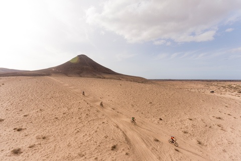 Fuerteventura Nord: Tour guidato PREMIUM in e-bikeTour Coast to Coast PREMIUM in Ebike, 45 km (moderato)