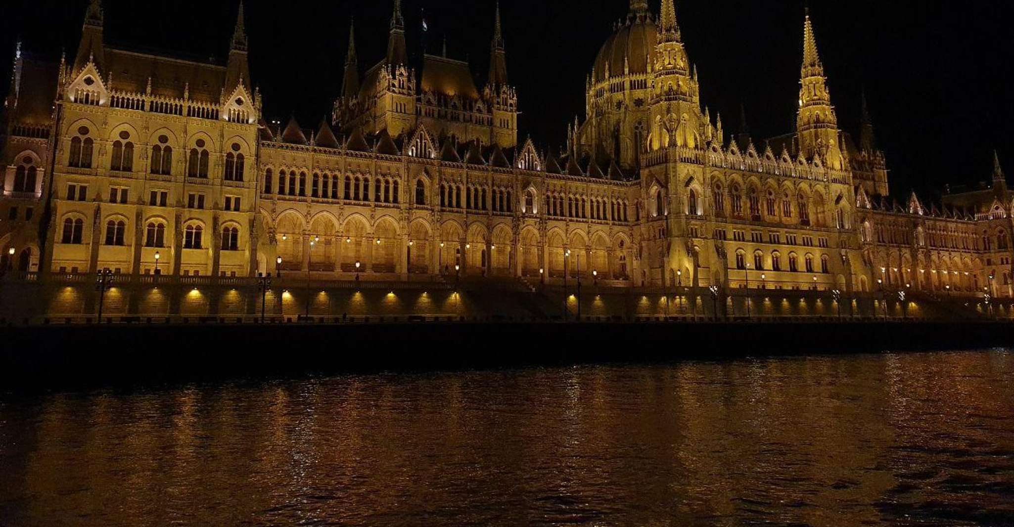 Budapest: City Highlights Sightseeing Cruise photo 20
