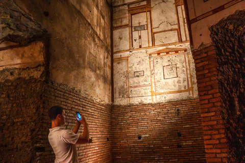 Rome: Colosseum Arena Tour & Domus Aurea with VR Experience Colosseum & Domus Aurea Tour & VR Experience - Spanish