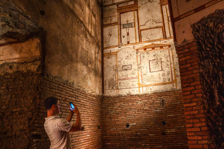 Rome: Colosseum Arena Tour & Domus Aurea with VR Experience Colosseum & Domus Aurea Tour & VR Experience - Spanish