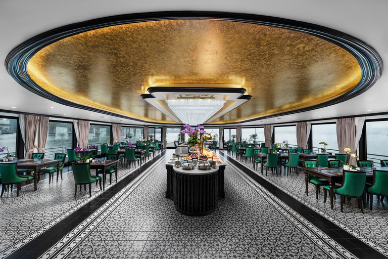 Ha Long 6★ Kreuzfahrt: 2-tägige Tour zur Titop-Insel und zur Sung Sot-Höhle